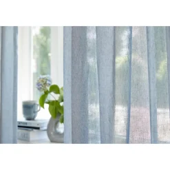 Inbetween James Blauw